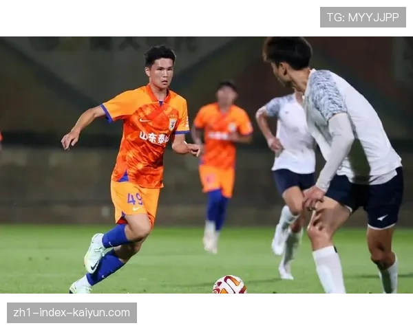 陈泽仕替补登场跑动积极 泰山中场衔接流畅敢于持球组织